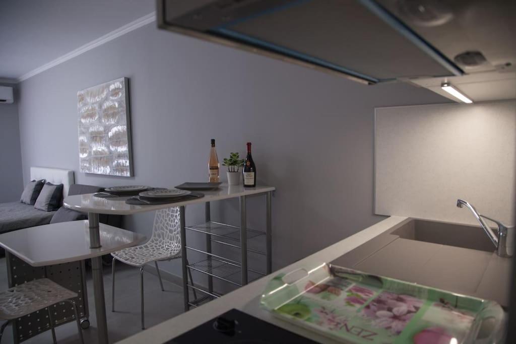 Stylish Studio In Only 50 Meters From Beach ! Nice Dış mekan fotoğraf
